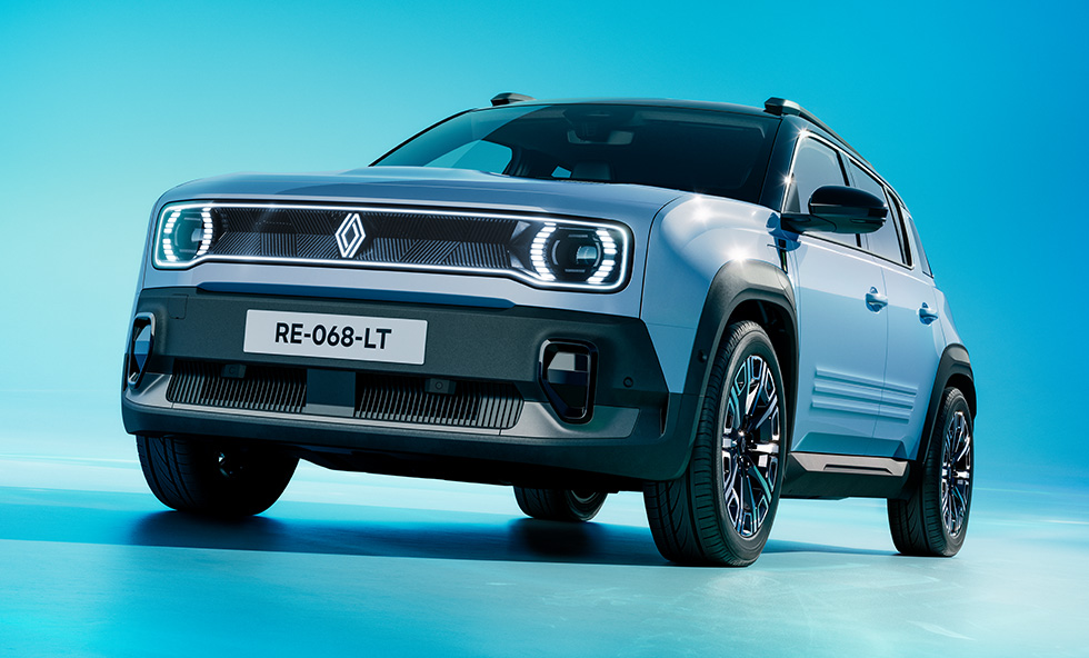 Renault 4 E-Tech electric in blue front three-quarter shot on a blue studio background