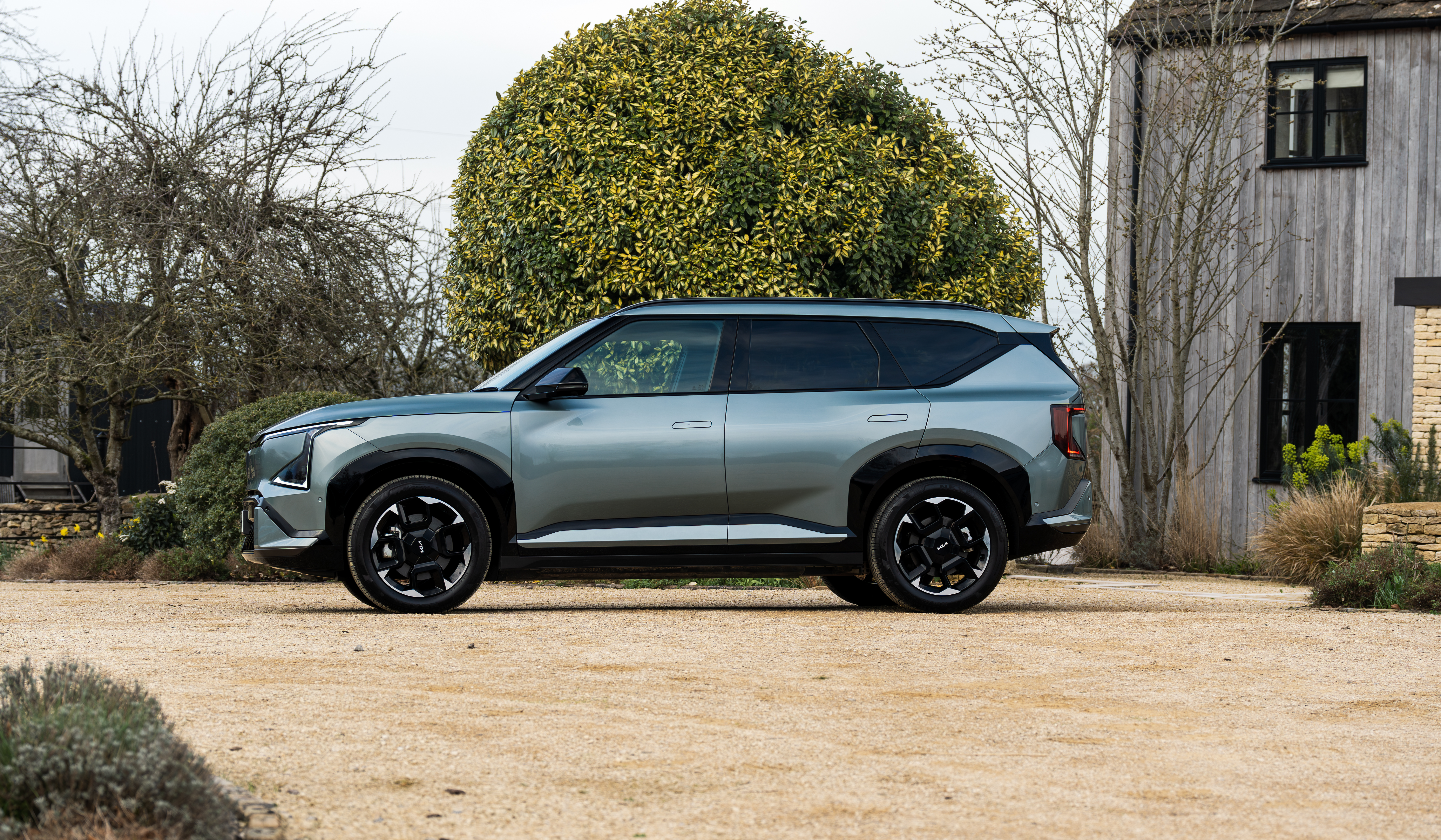 Profile shot of the Kia EV5 in green