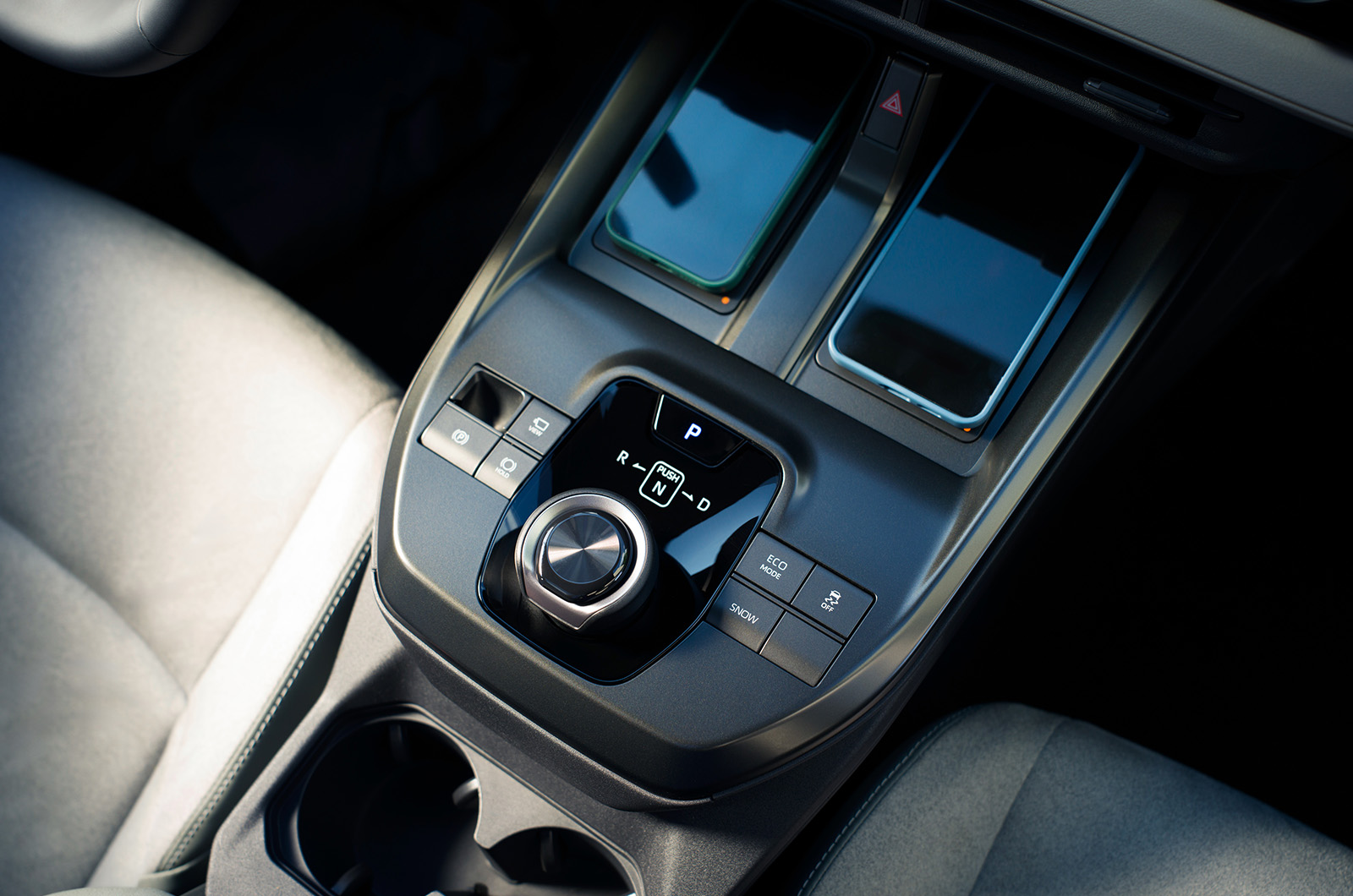 Toyota C-HR+ centre console