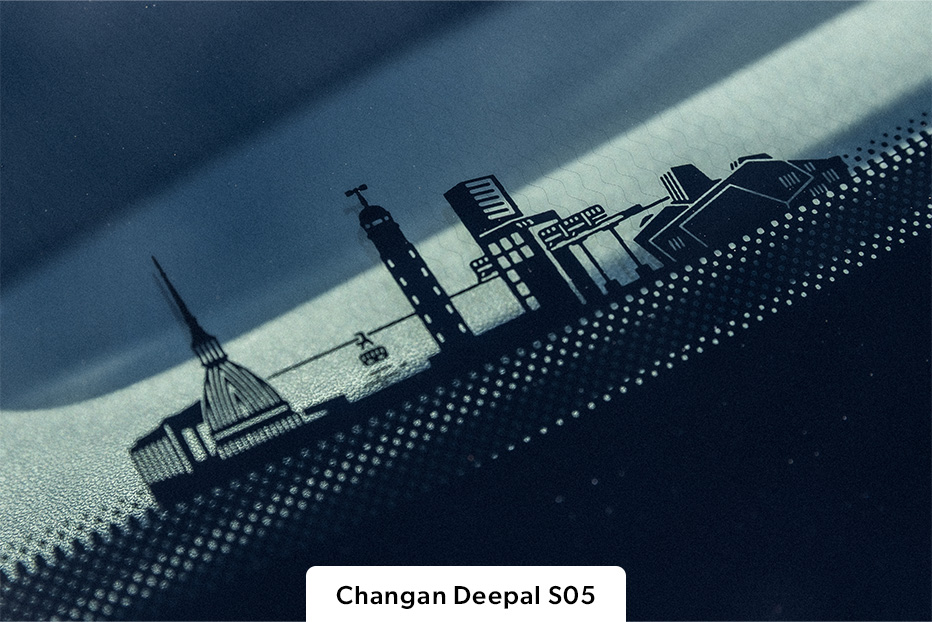 Changan Deepal S05 detail shot of windscreen graphic
