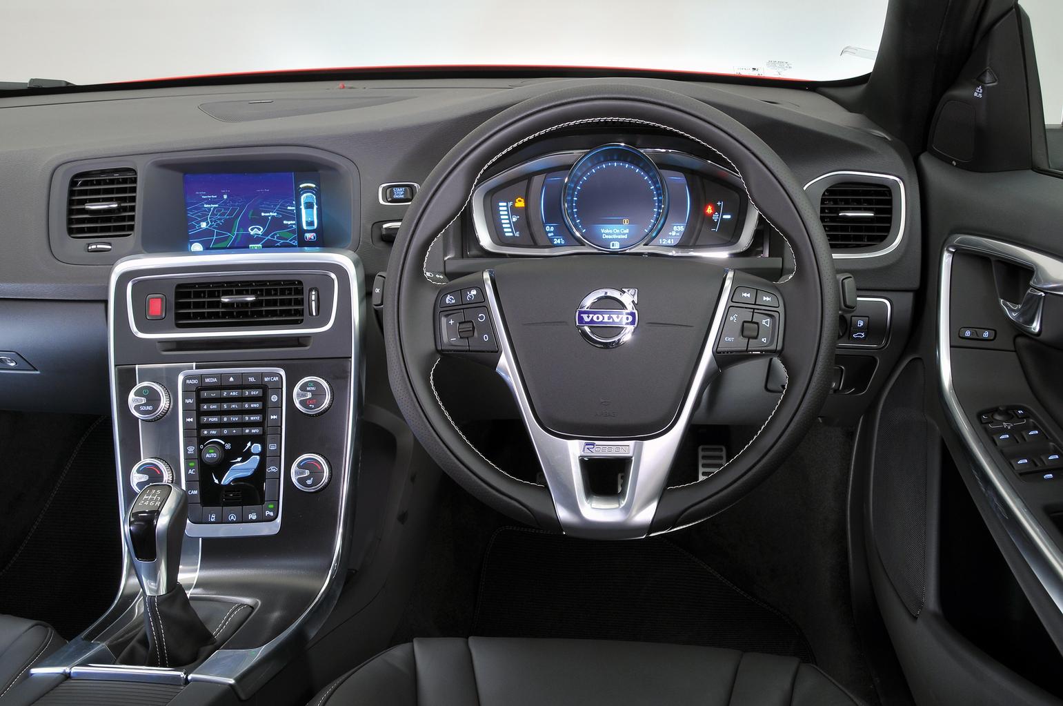Skoda Superb vs Ford Mondeo vs Volvo S60