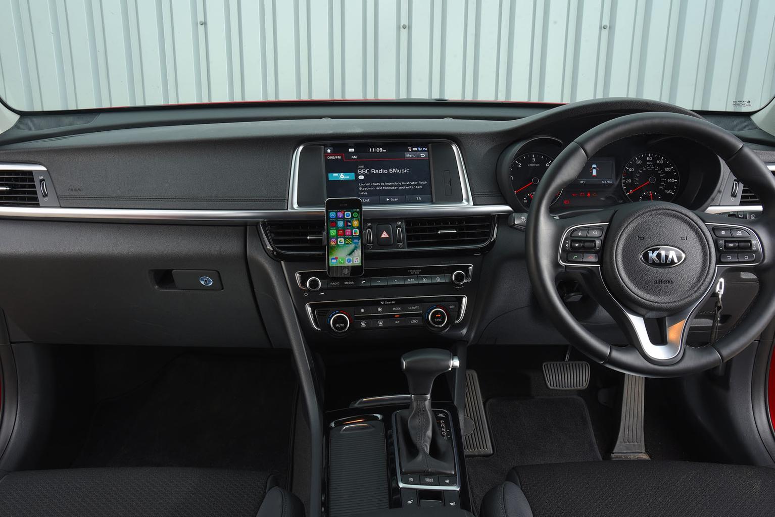 Best car phone holders 2018 – group test