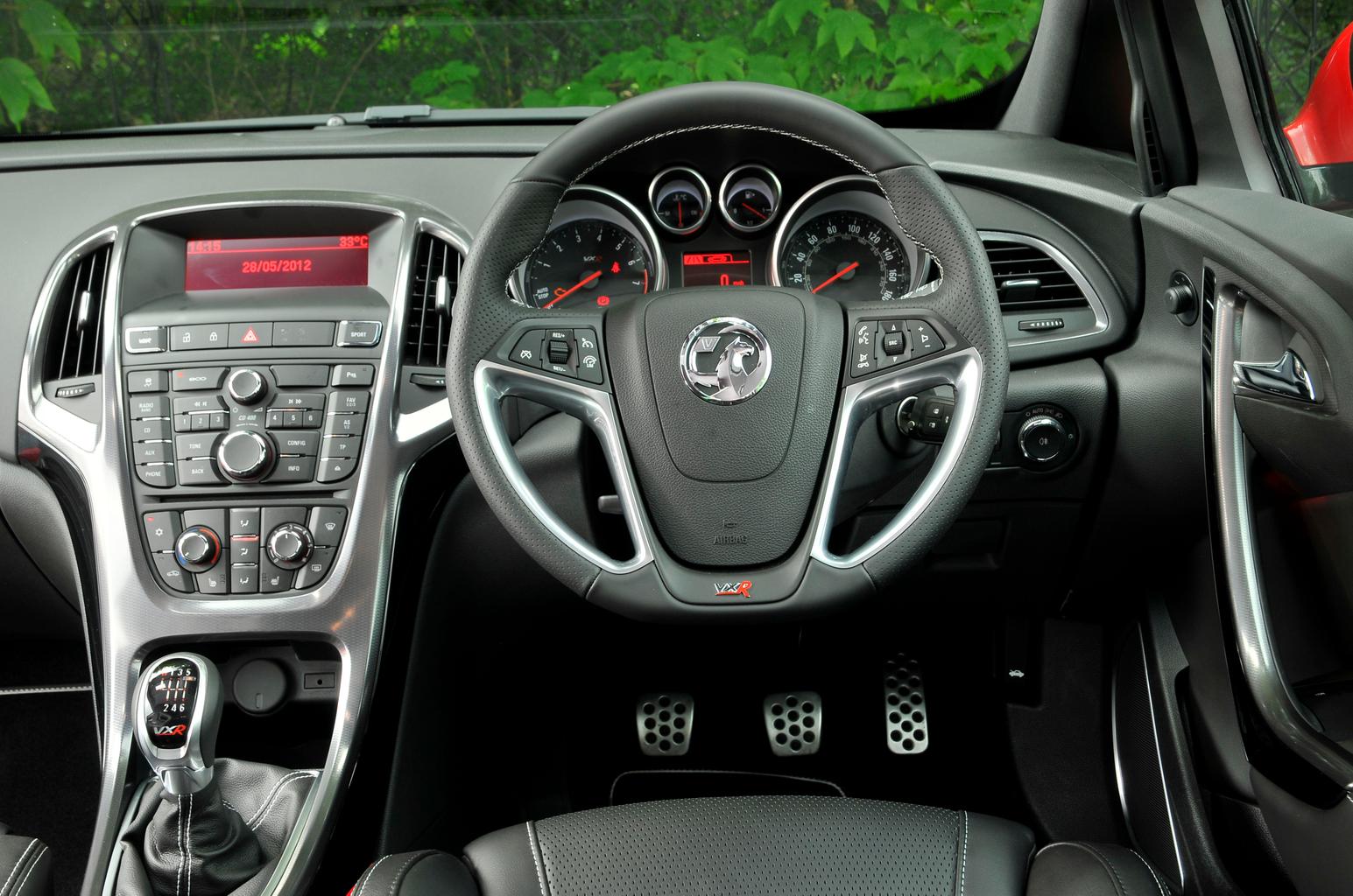 Used test – hot hatches: Renault Sport Megane vs Vauxhall Astra VXR
