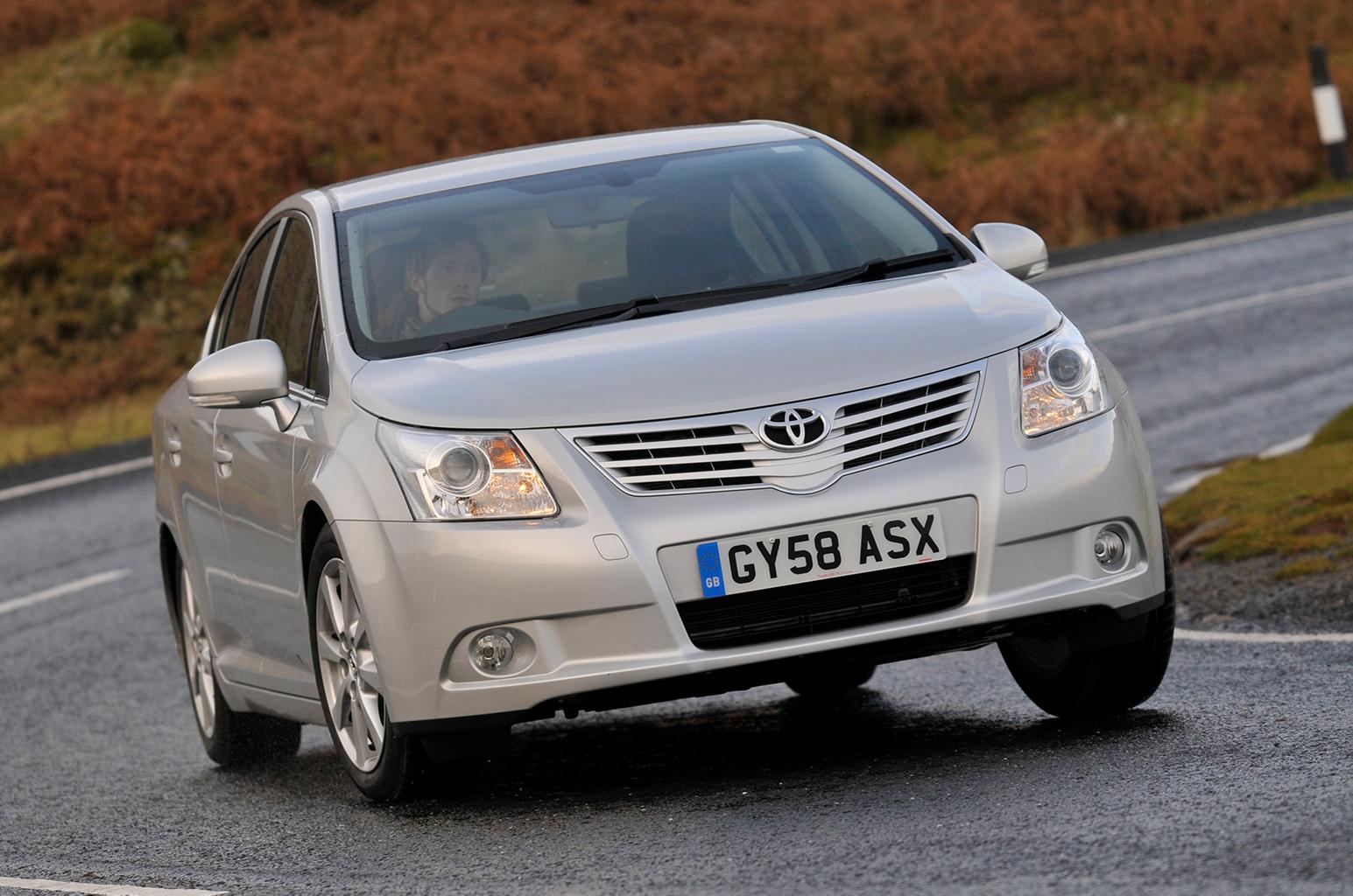 Used Toyota Avensis saloon 2009-2015