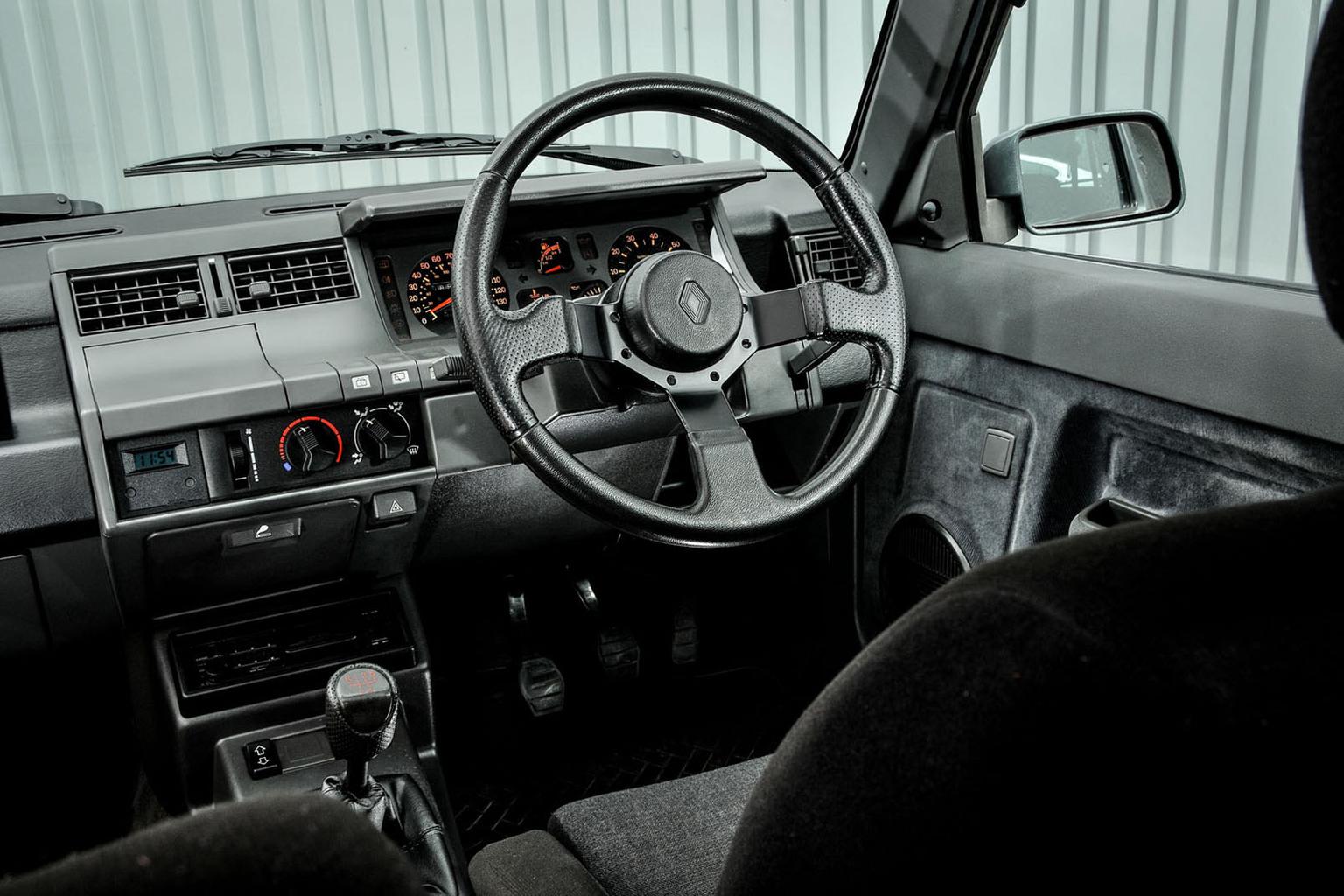 Renault 5 GT Turbo – Rewind Wednesday