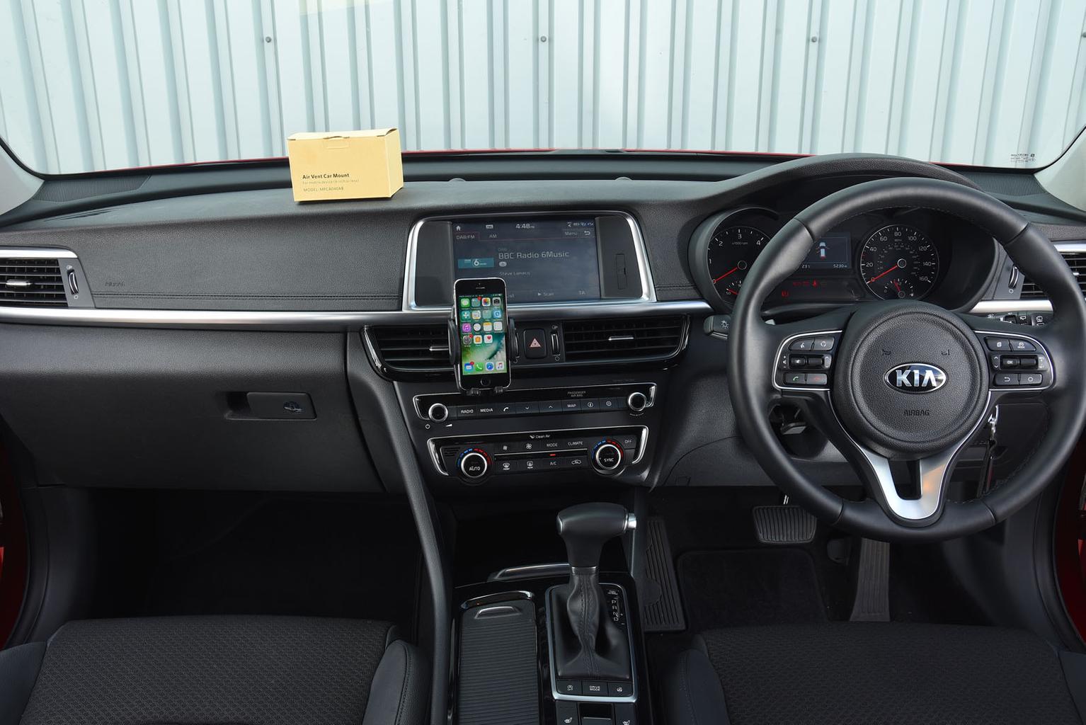 Best car phone holders 2018 – group test