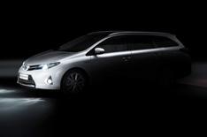 2013 Toyota Auris Tourer revealed