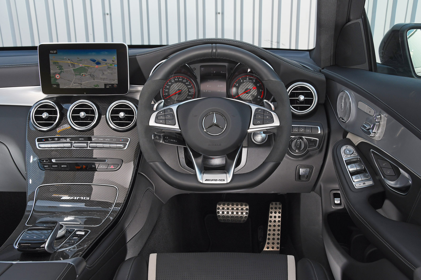 Mercedes-AMG GLC 63 - interior