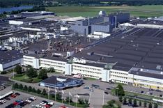 Saab to sell and lease back property