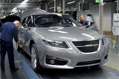 Saab delays production restart