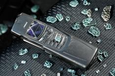 Drivers risk crashes by texting