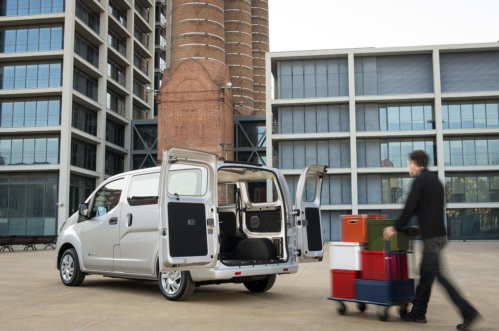 Nissan e-NV200 rear three quarters
