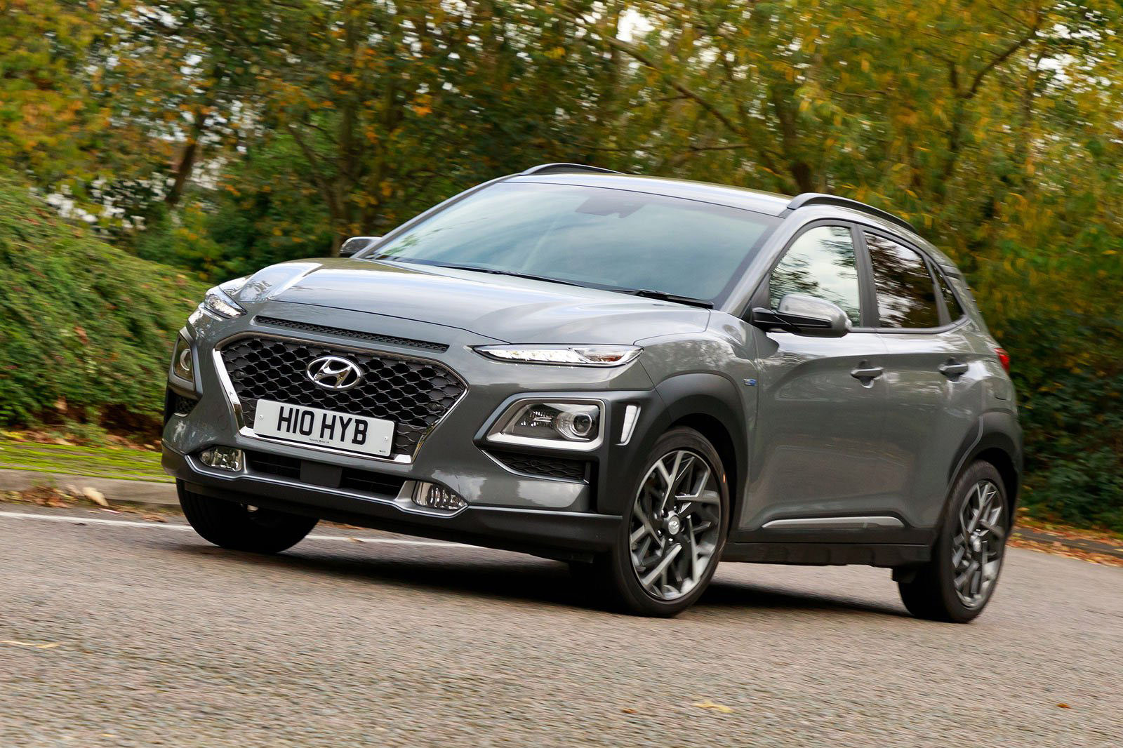Hyundai Kona Hybrid front three quarters