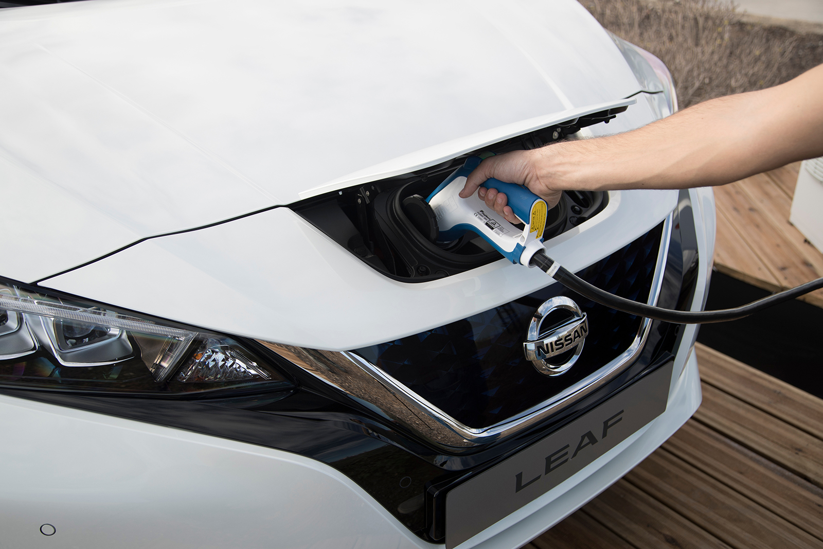 Nissan LEAF charging