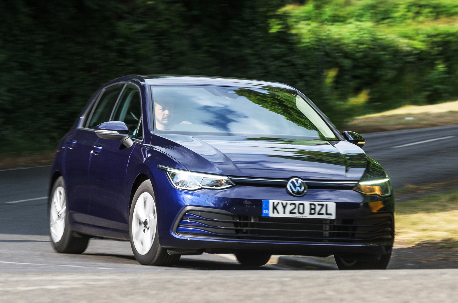 2020 Volkswagen Golf front action