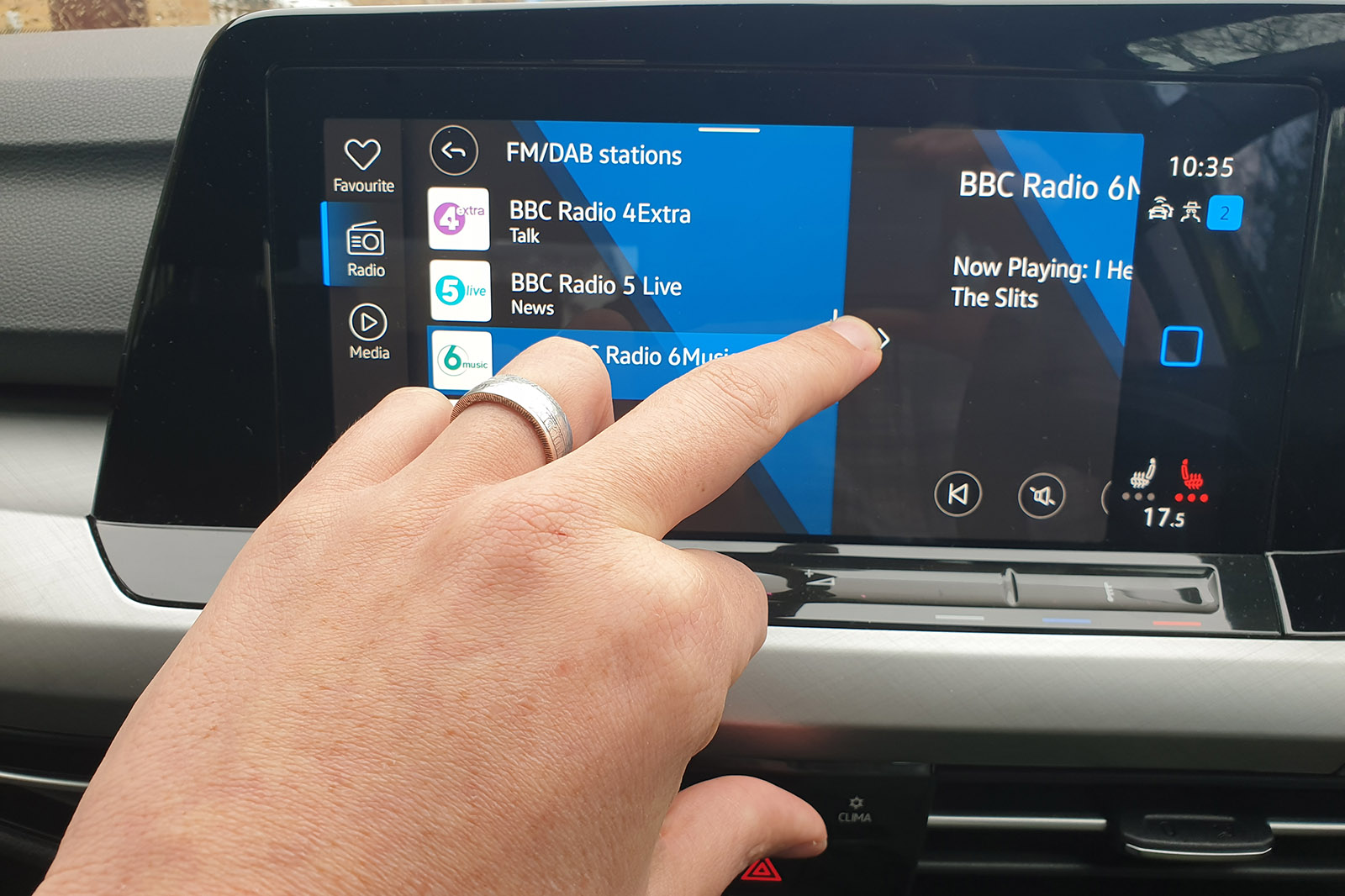 Volkswagen Golf 2021 infotainment in use
