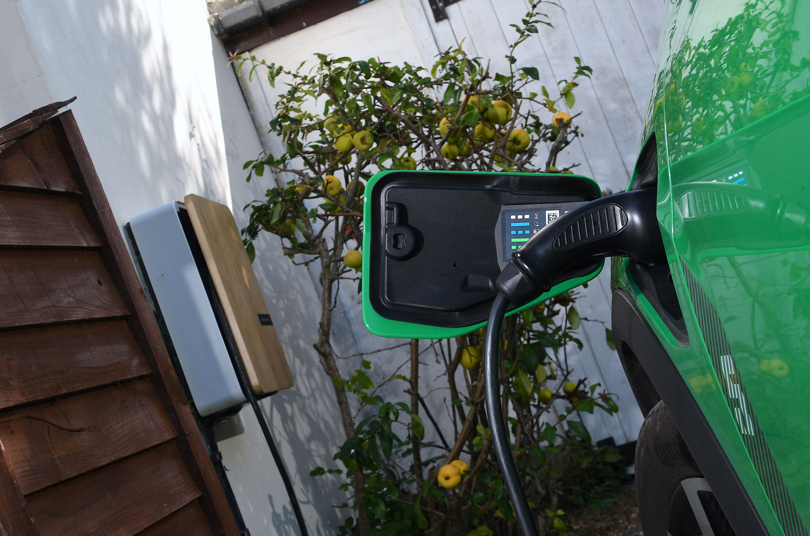 2025-home-ev-chargers-R5-charging