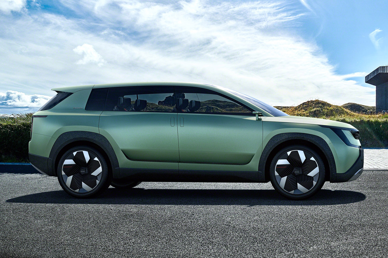 Skoda Vision 7S side profile