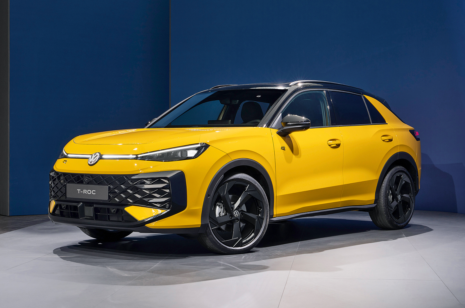 2026 Volkswagen T-Roc front studio