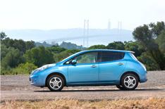 Nissan Leaf prices cut by 2500