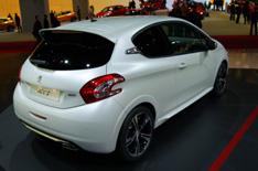 Peugeot 208 GTi revealed