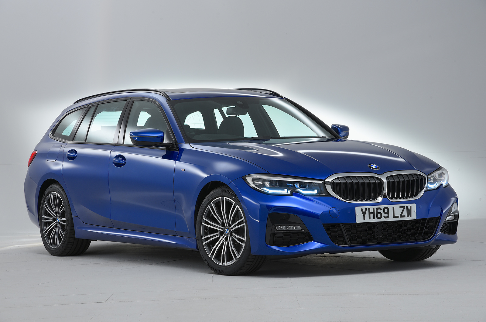 Used BMW 3 Series Touring 2019-present studio