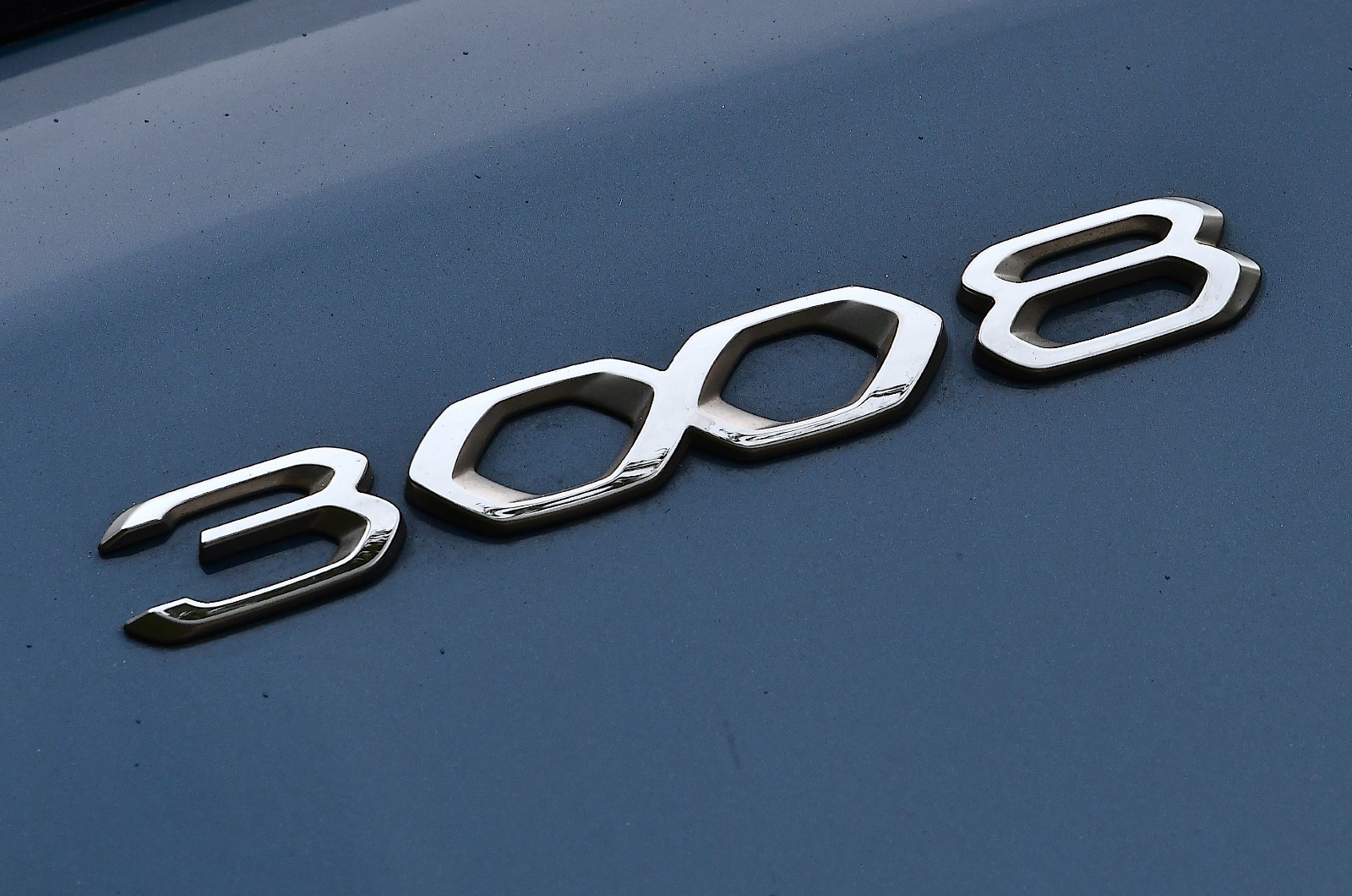 Peugeot 3008 badge