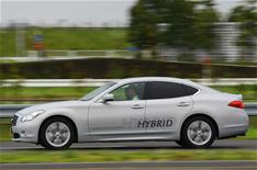 Infiniti M35 hybrid driven