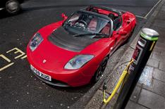 Tesla electric sports car gets UK-spec