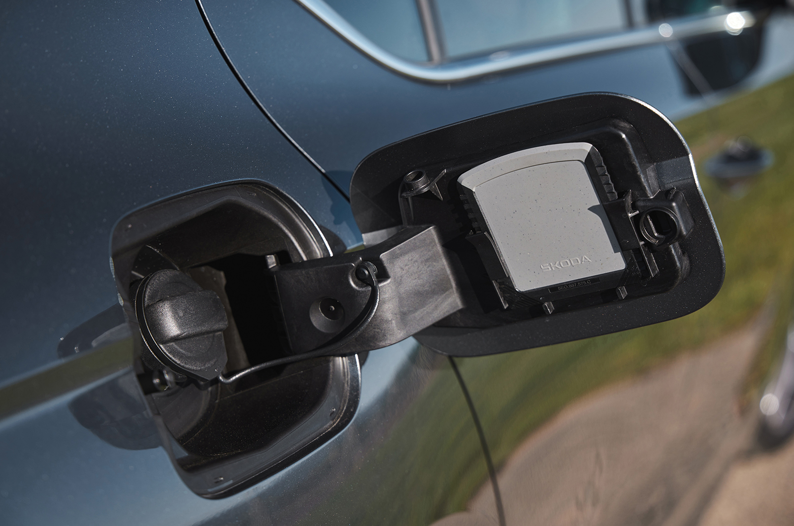 Skoda Octavia fuel filler cap
