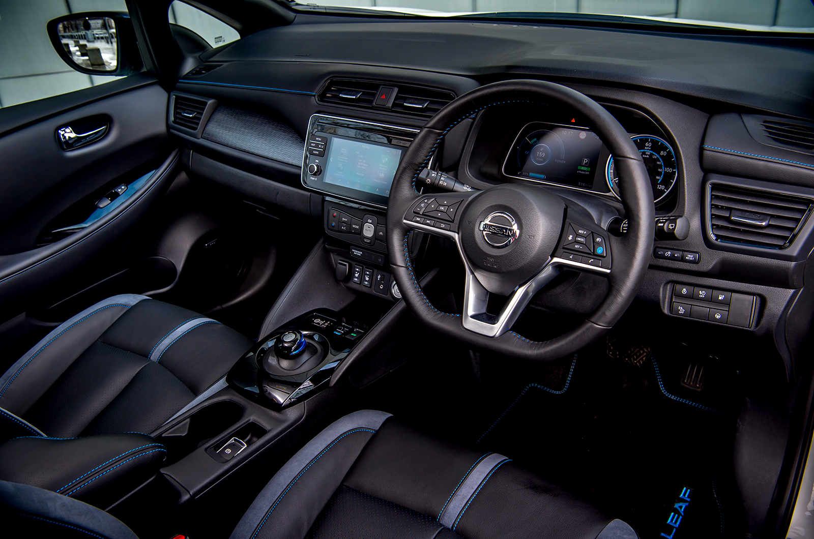 Nissan LEAF interior