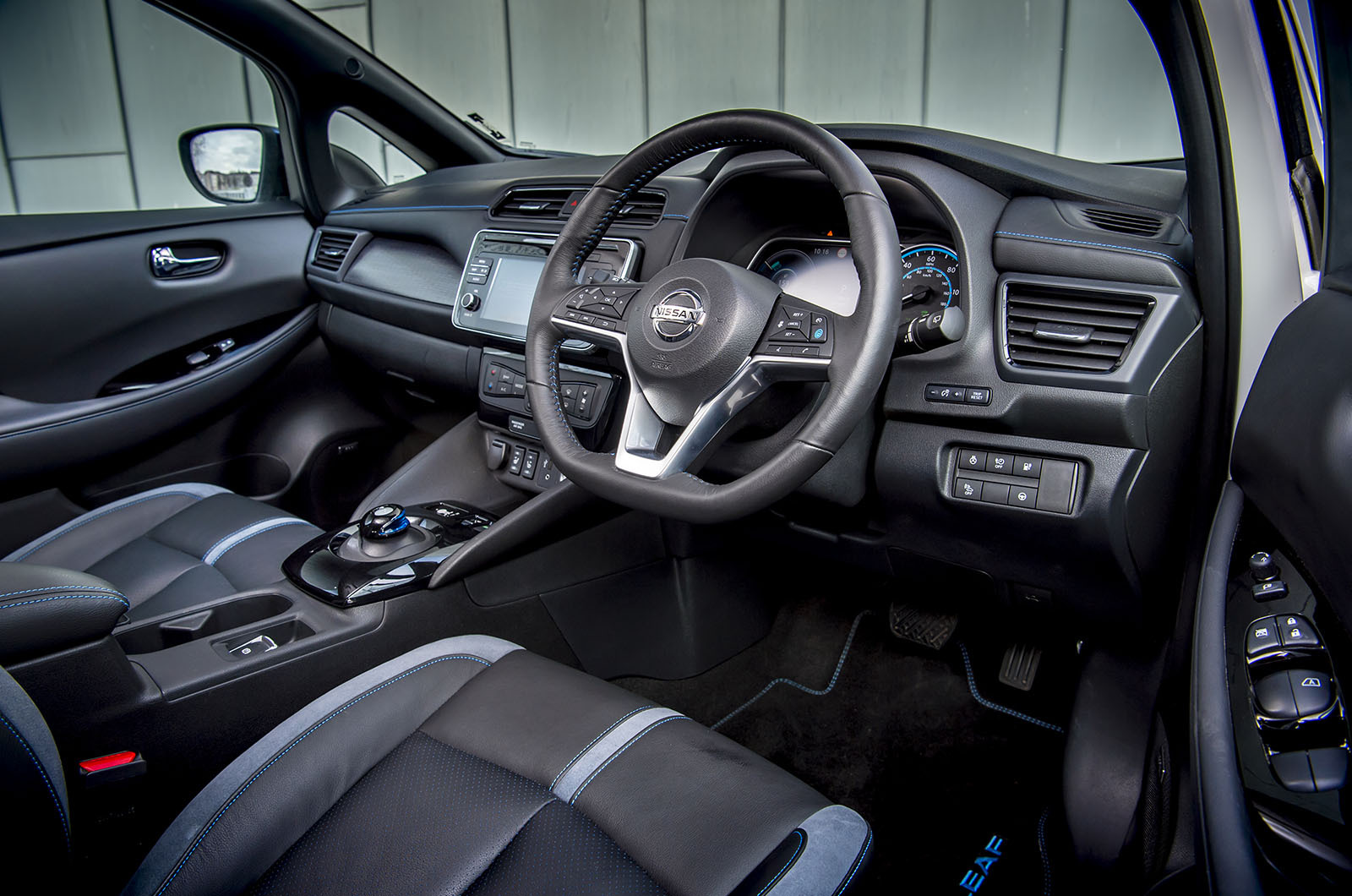 Nissan LEAF interior