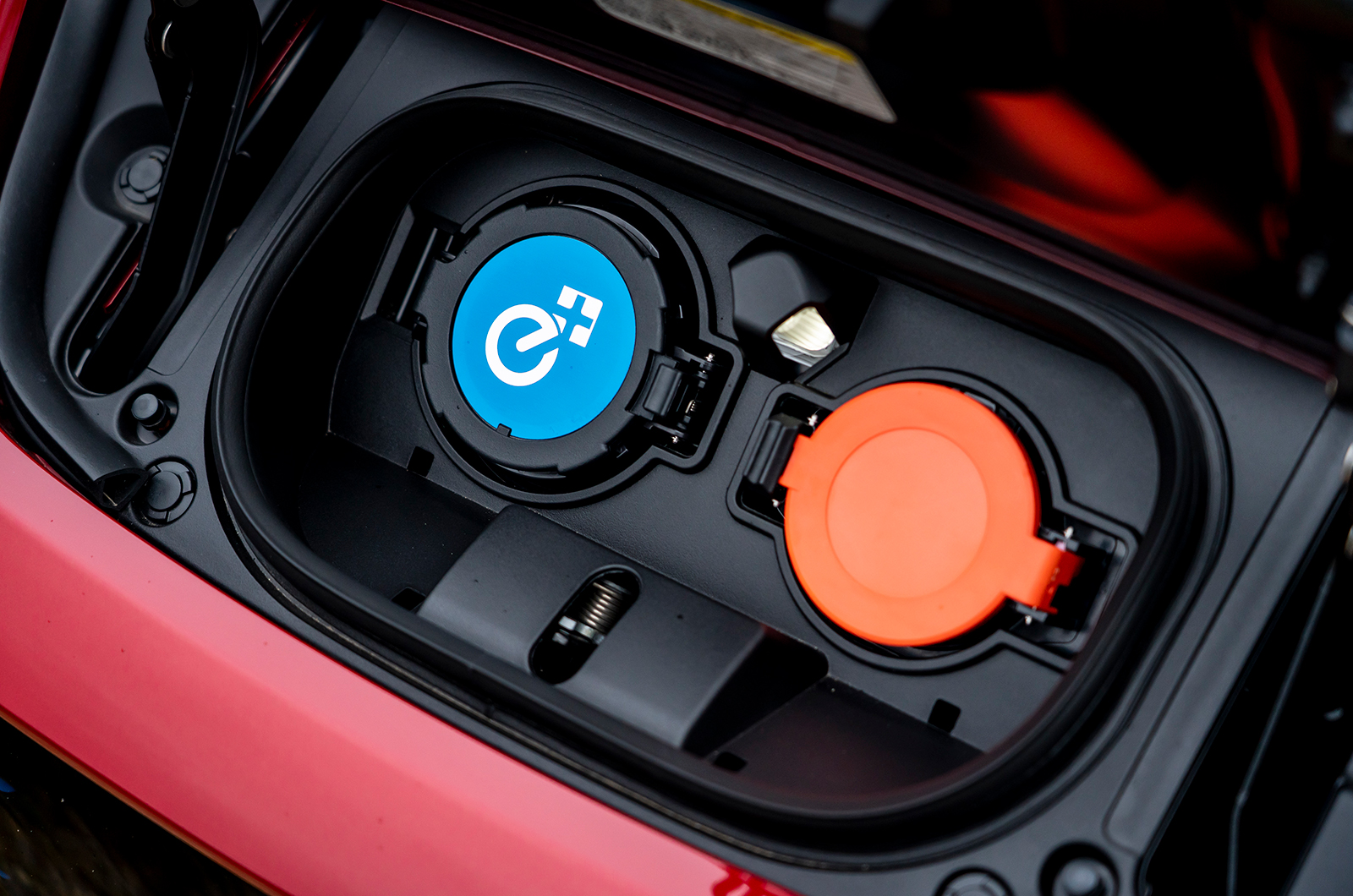 Nissan LEAF charging