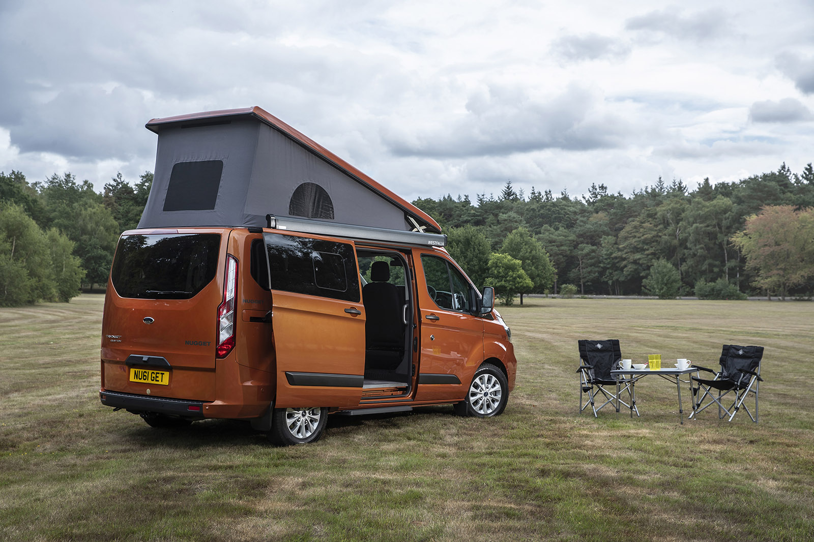Ford Transit Nugget 2021 rear, roof deployed