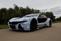 BMW to build plug-in hybrid supercar