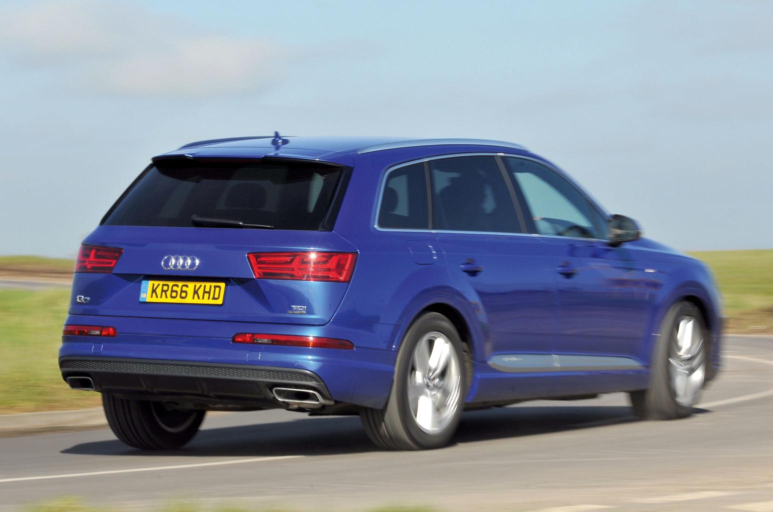 New Land Rover Discovery vs Audi Q7 vs Volvo XC90