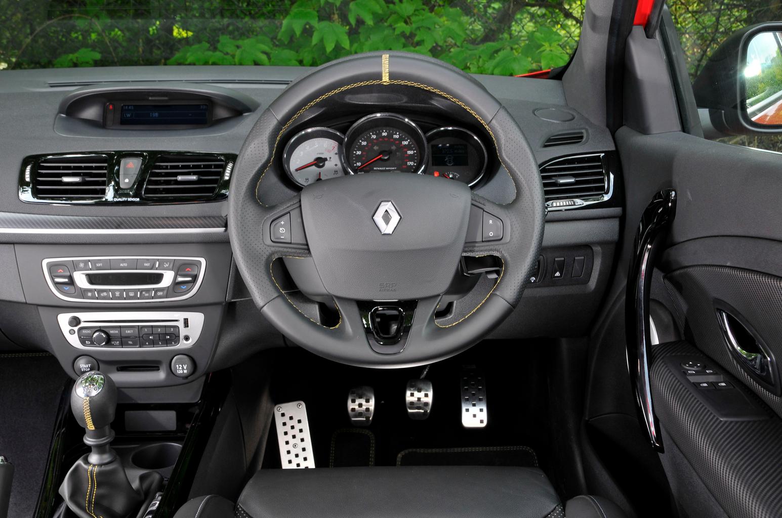 Used test – hot hatches: Renault Sport Megane vs Vauxhall Astra VXR
