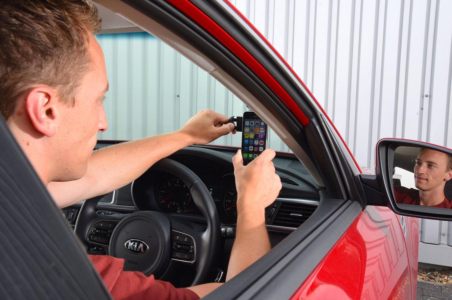 Best Car Phone Holders 2018 – Group Test