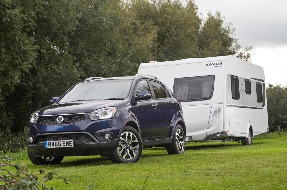 How to reverse a caravan or trailer