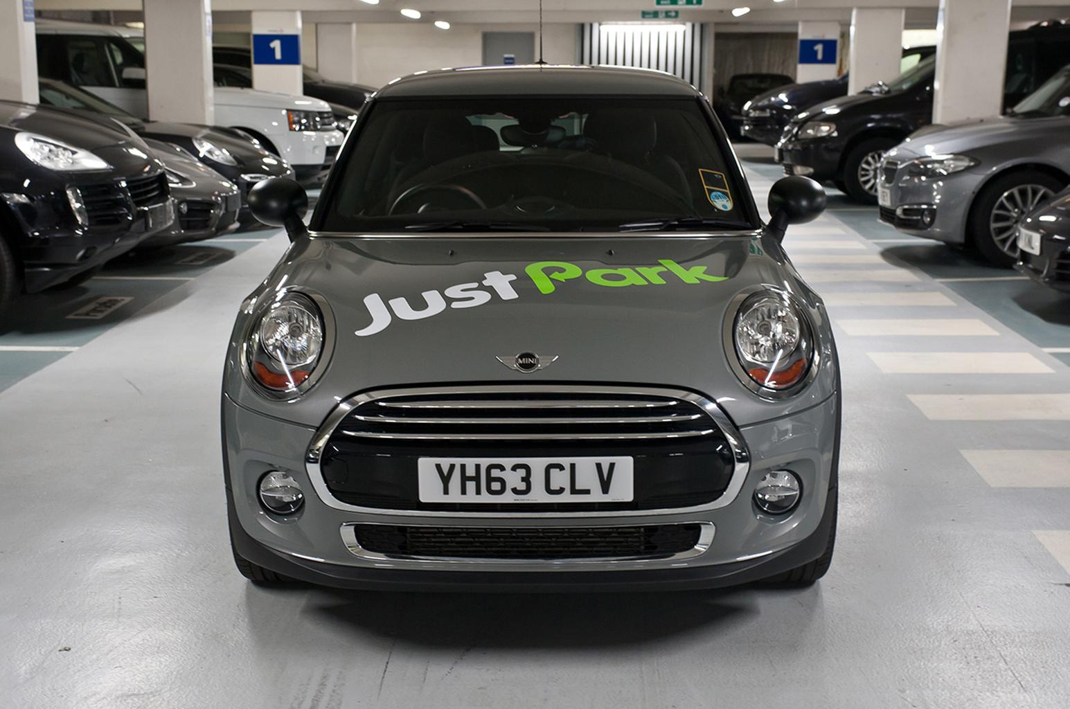 Top 10 tips to save money on airport parking