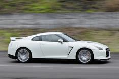 Nissan GT-R on video