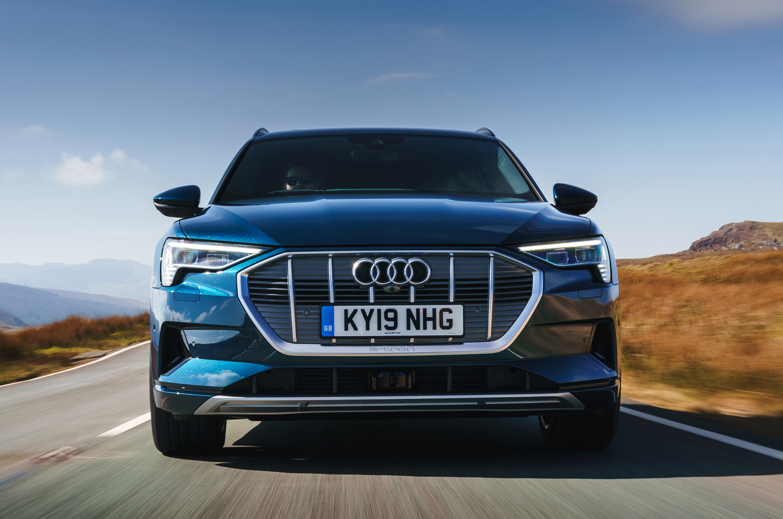 Used Audi E-tron 2019-2022 front-on tracking