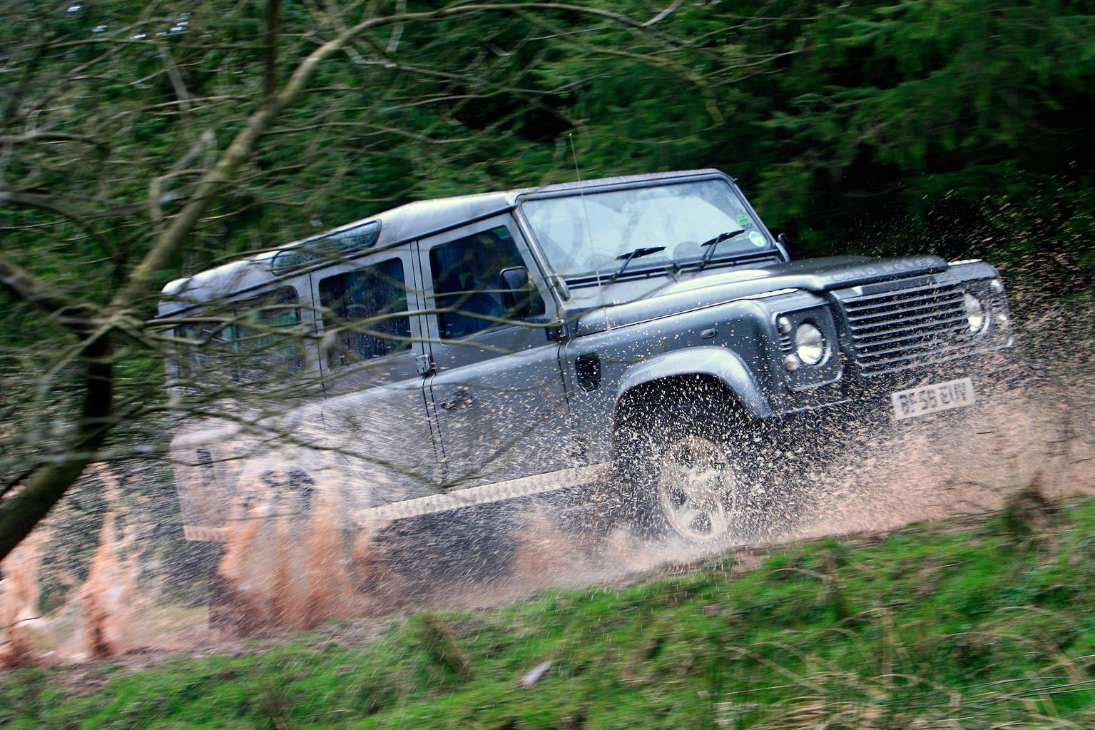 Land Rover Defender (90 - 16)