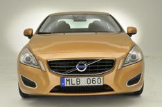 Pedestrians: S60 sees them coming