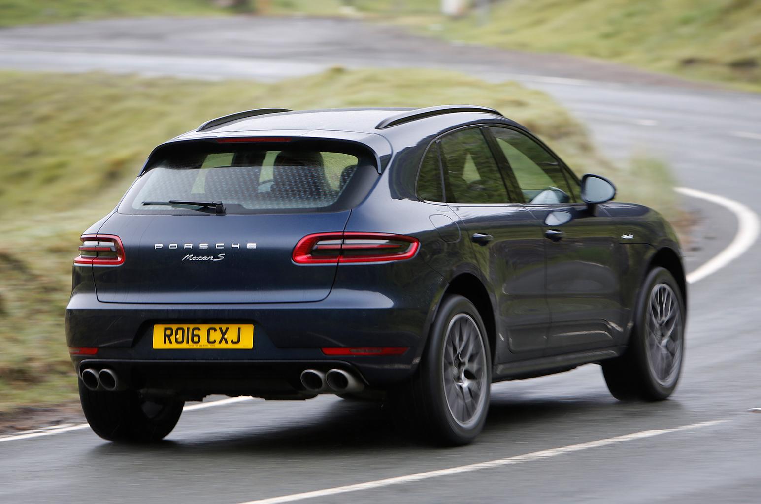 Jaguar F-Pace vs Porsche Macan