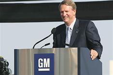 Obama forces GM chief to quit