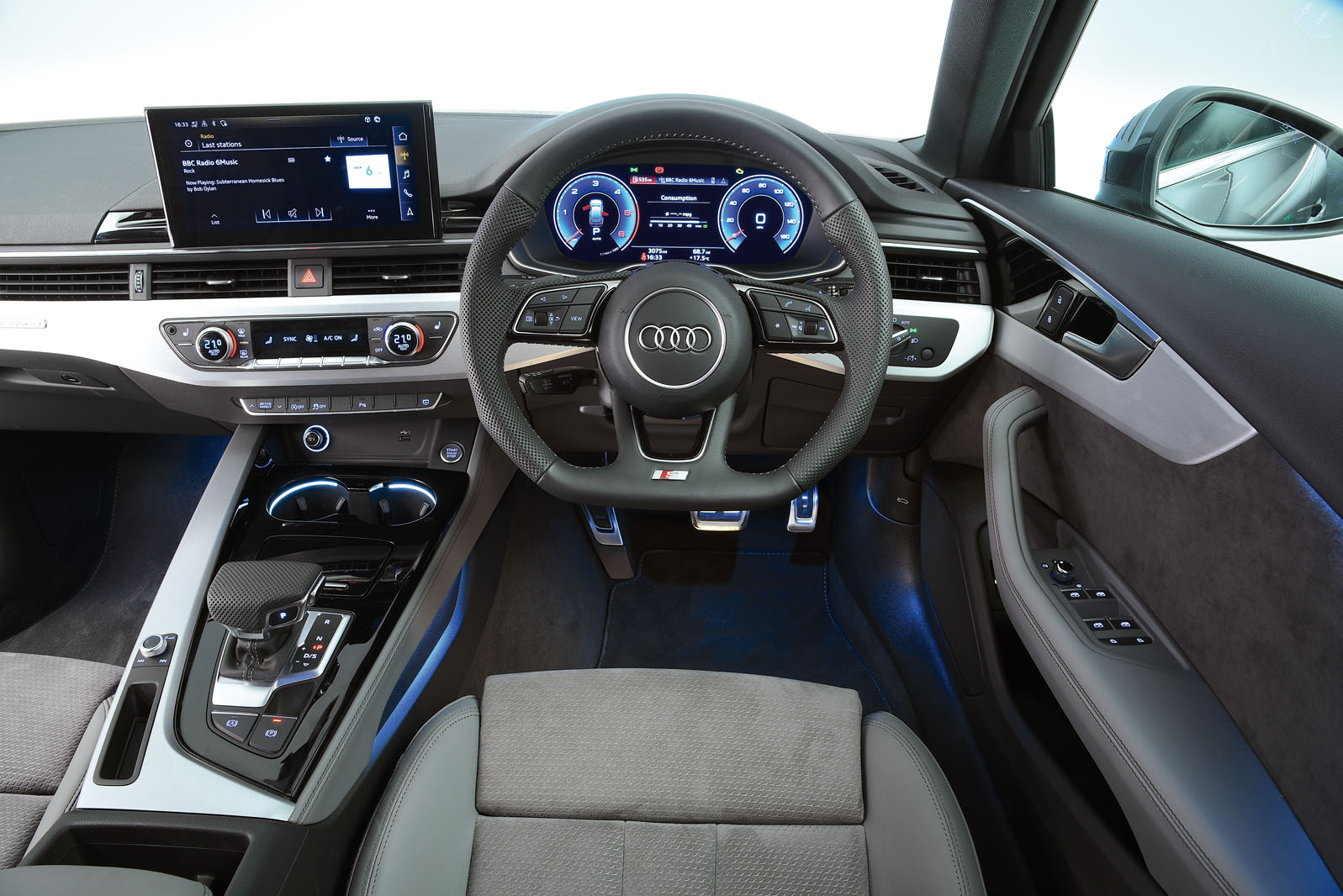 Audi A4 Avant interior