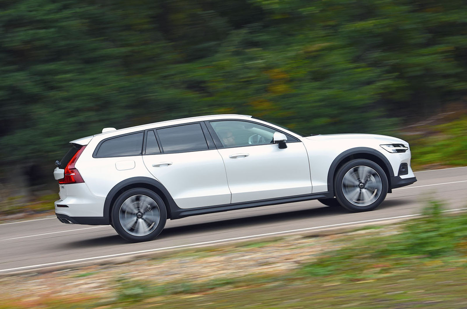 Volvo V60 driving