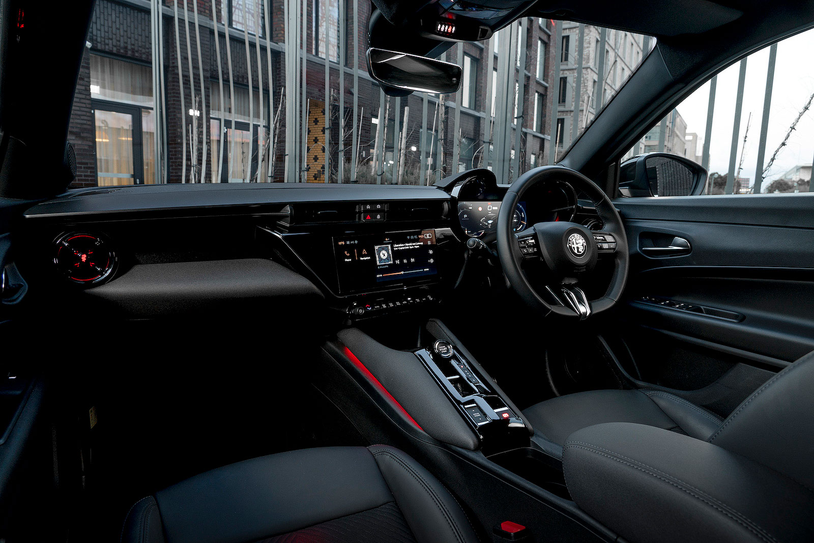Alfa Romeo Junior Elettrica dashboard