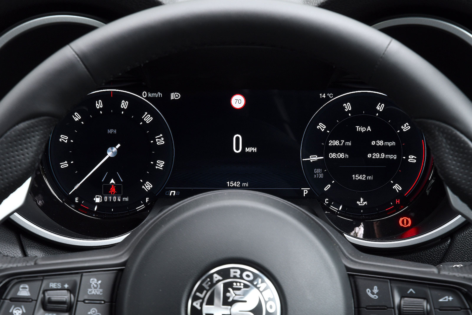 Alfa Romeo Stelvio driver display